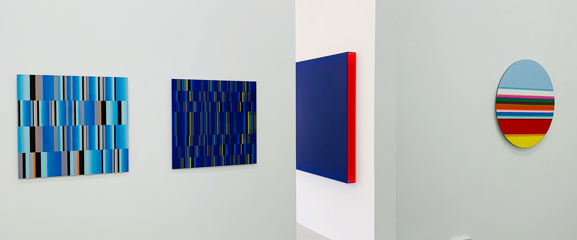 Ausstellungsansicht "Who’s Afraid of Red, Yellow and Blue? A Homage to Barnett Newman", Galerie Renate Bender 2024