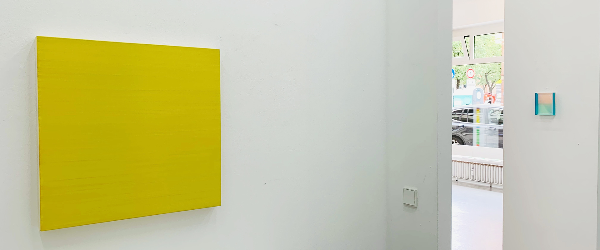 Ausstellungsansicht "Who’s Afraid of Red, Yellow and Blue? A Homage to Barnett Newman", Galerie Renate Bender 2024