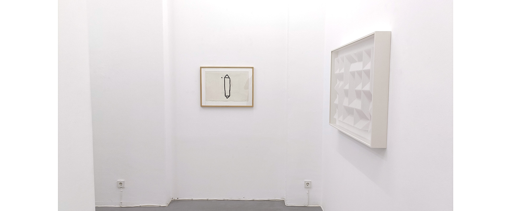 Ausstellungsansicht "Papierwelten 5.0", Galerie Renate Bender 2024